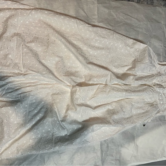 Delicates Ivory Lace Buttoned Chemise - Picture 4 of 13